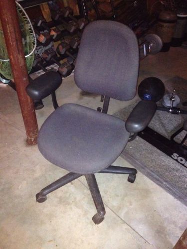 Vintage Authentic HERMAN MILLER ERGON  Office Chair w Armrests, Good Condition