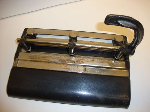 Vintage Master Products Mfg Co Black Silver 3 Hole Punch Model 32 5 USA STEEL