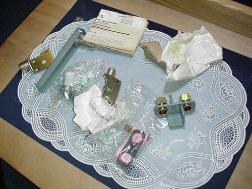 Square D 9423 M9 Door Closing Mechanism Ser A for Medium Single Door Enclosure