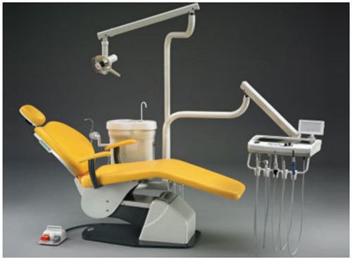 Newdental  electrically operated dental chair fittted operating light xray view for sale