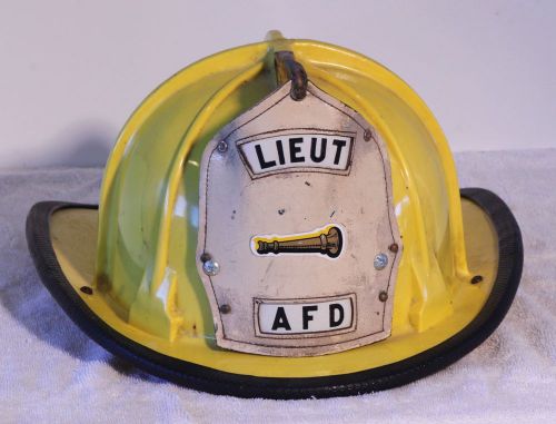 Cairns Firefighter Helmet Shield Yellow Lieutenant Used 835