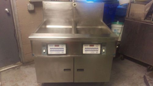 Pitco double fryer. Automatic. filtration.