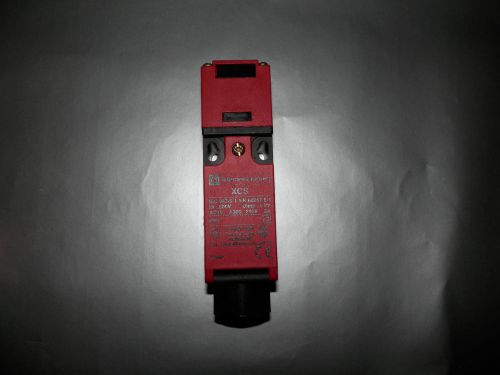 Telemechanique safety switch xcs-pa593 with xcs z11 latch kit (last one) for sale