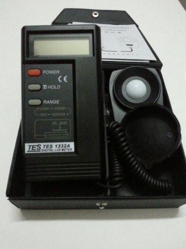 Tes1332a digital illuminance meter photometric table luminance meter 200000lux for sale