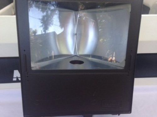Hubbell lighting magnuliter mvk-1000h-268 industrial outdoor light for sale