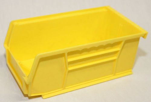 Durham Manufacturing - Lot of 30 Hook On Plastic Bins - 4&#034; x 7 1/4&#034; x 3&#034; - Used