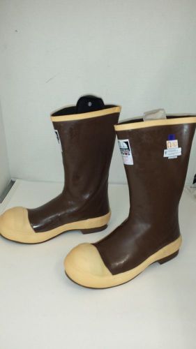 Honeywell Safety 2413-11 Servus Steel Toe Hi Boot for Men&#039;s Size 8