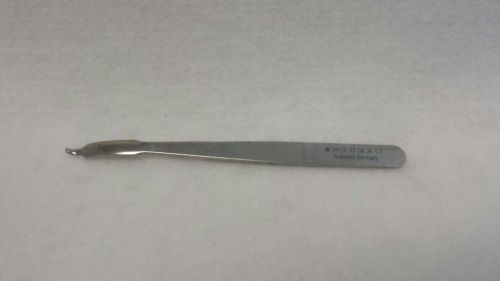 Synthes REF # 399.19 SMALL HOHMANN RETRACTOR 8MM SHORT NARROW TIP 160MM