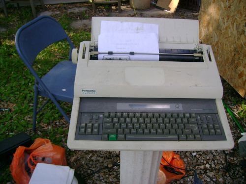 PANASONIC KX-E2020 ELECTRONIC TYPEWRITER w SPELLCORRECT WORKS