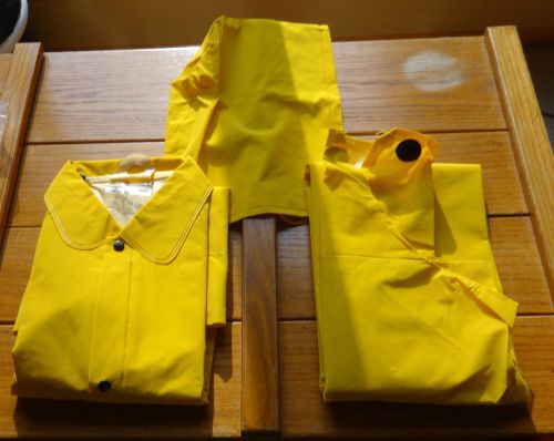 Mens protective clothing 3 piece yellow- size xl  100% waterproof for sale