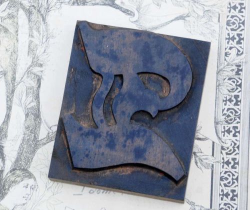 letter: T  blackletter wood type 3.54&#034; woodtype font letterpress printing block