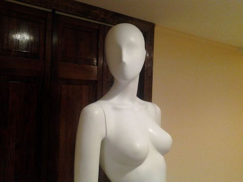 USED Hansboodt Female Full Size white Fiberglass Mannequin