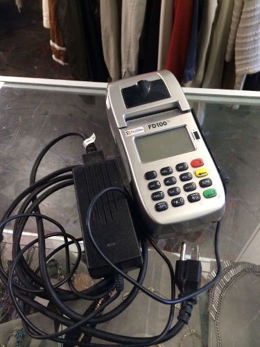 First Data FD100 credit card Machine with paper