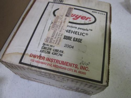 DWYER 2004 0-2 IN. OF WATER PRESSURE GAGE *NEW IN A BOX*