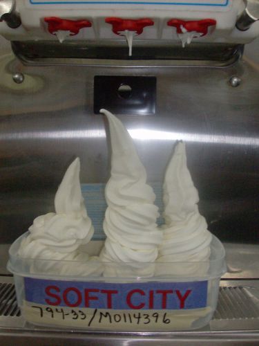 Taylor Ice Cream Yogurt Machine 794-33 water cooled three Phase 2010 VERY NICE