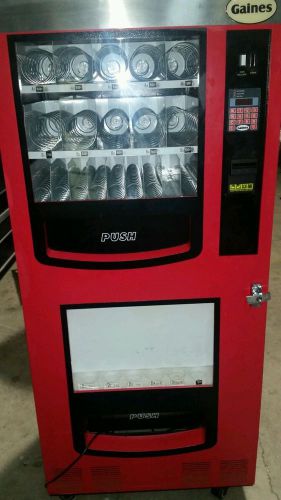 Gaines vm-750 snack &amp; soda drink vending machine !!! 3,150 new for sale
