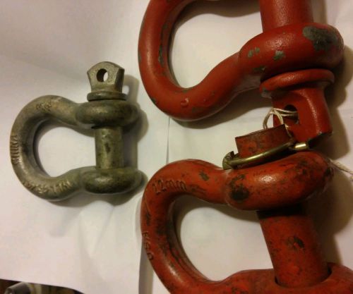Lot of 3 shackles wll  8 1/2t usa and peer lift 6 1\2 t. 7/8 for sale