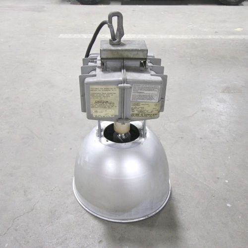 Hubbell 400 watt HI /LO bay Metal Halide light fixtures Used BL-A400H8