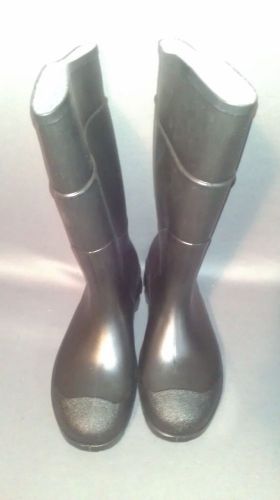 Brand New - SERVUS BY HONEYWELL Knee Boots, Steel Toe, PVC,Waterproof, Size 8M