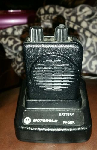 Motorola minitor v in working condition comes with charger and battery  +pager