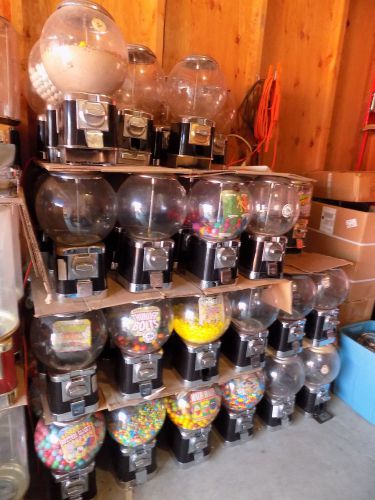 Beaver Bulk Vending Machines lot of 55 1&#034; Capsule &amp; Candy Machines Globes RB-16
