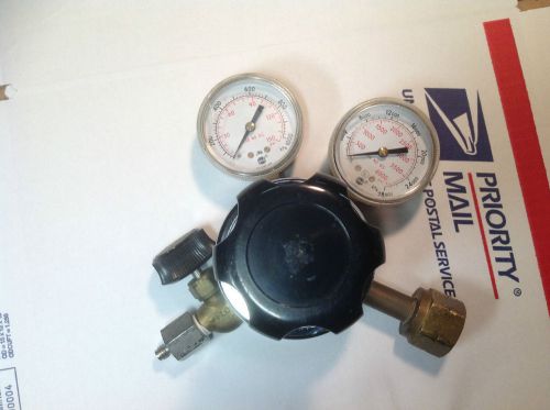 VWR Scientific #55850-230 Regulator and Shutoff gauge  CGA 580