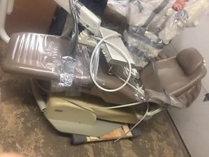 Marus Excellence Dental Chair Complete W/Delivery System, Light