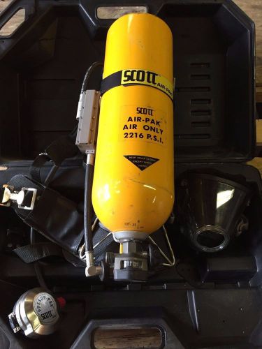 Scott air pak 2.2 30 min tank pressur-pak, av3000 mask, poly case. like new for sale