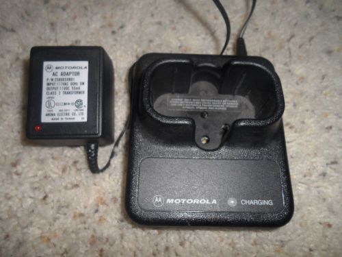 Motorola HLN8371A Charger Cradle &amp; AC Adapter 2580659B01 Good Working Condition