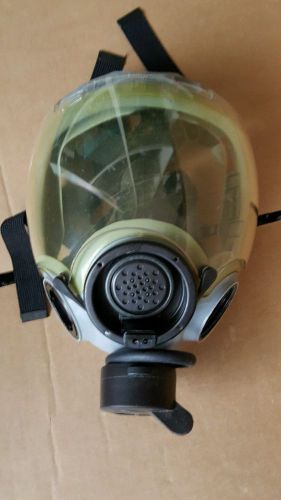 Millennium msa m7c1 5479 gas mask with mic attach size large l. for sale