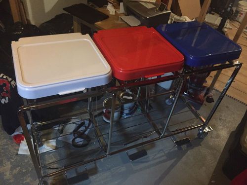 Commercial Heavy Duty Triple Hamper w/ Foot Pedal R&amp;B Wire Products