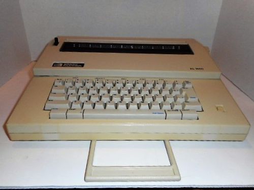 Smith Corona SL-1000 ElectricTypewriter Extra Clean