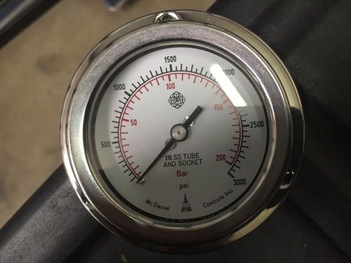 Knpb, mcdaniel gauge.0-3000psi.2.5&#034;/1/4&#034;cb,flng,new for sale