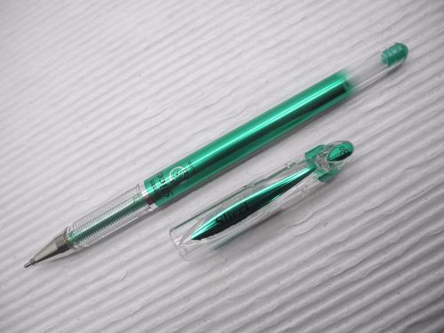 1 X Pentel Slicci 0.8mm roller ball pen with cap Metallic Green(Japan)
