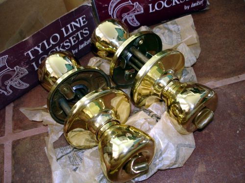 2 Tylo Line Locksets by Kwikset Number T-3 Finish US 3 Type Bedroom Polish Brass