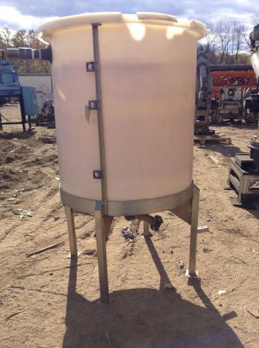 250 Gallon Composite Liquid Storage / Mixing Tank / Container w/ SS Base