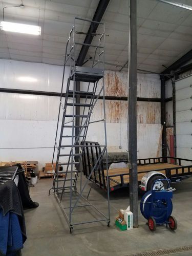 12-step Rolling Warehouse Ladder