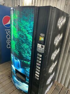 Vending Machine - Dixie-Narco DN501