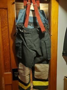 QUAKER SAFETY Fire Fighter Turnout PANTS 44 X 28 BLACK BUNKER GEAR SUSPENDERS