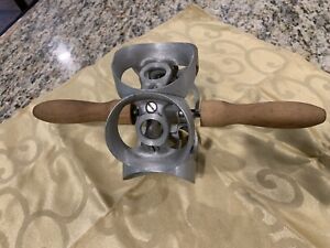 VINTAGE HOUPT CUTTER 3&#034; ROLLING DONUT DOUGHNUT BISCUIT CUTTER WOODEN HANDLES