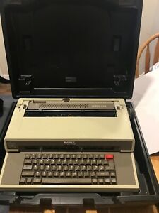 Royal Alpha 2001 Electric Typewriter, original heavy duty case, Good condition