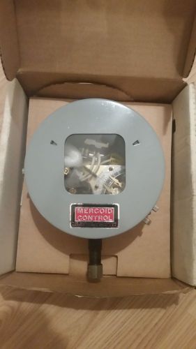 Mercoid control da21-2 rg-8s pressure switch 10-200 psig. new in box for sale