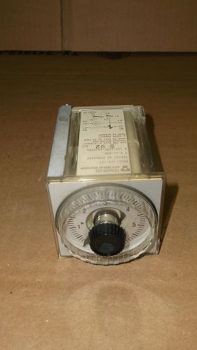 Tenor 664-122 socket mount timer, .2s-60 hr, v 115-120v, sn: 02404944, used for sale