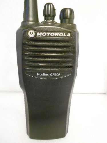 Motorola cp200 uhf 16 channel hand held walkie talkie transceiver with battery for sale