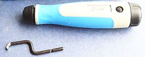1pcs TC blade with 1pcs NOGA NG1600 Thread cleaner Handle Deburring Tool