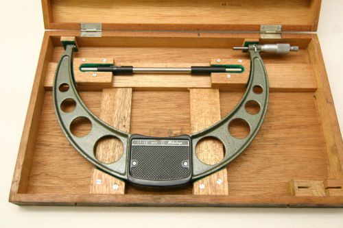 Mitutoyo Micrometer No 103-226 Range 11&#034; to 12&#034; with Standards .0001