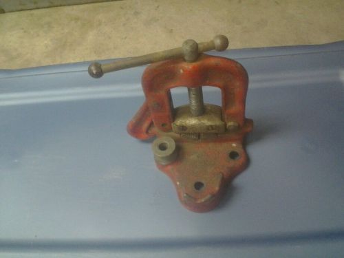 RIDGID  NO. 21  PIPE  VISE  DESIGNED  TO  CLAMP 1/8&#034; TO 2&#034; PIPE  MADE  IN  U.S.A