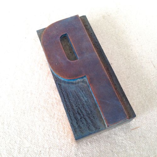 Letter P or b Vtg Wood Type 4&#034; Slim Letterpress Printer&#039;s Block Industrial