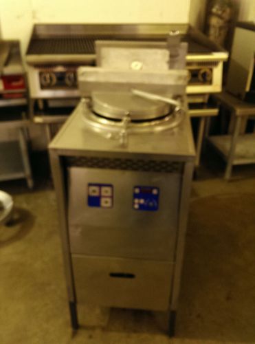 Broaster® 1800E Electric Re-Conditioned Pressure Fryer