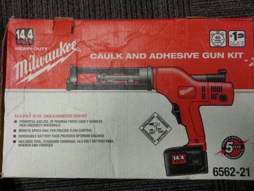 Milwaukee heavy-duty caulk and adhesive gun - 6562-21 for sale